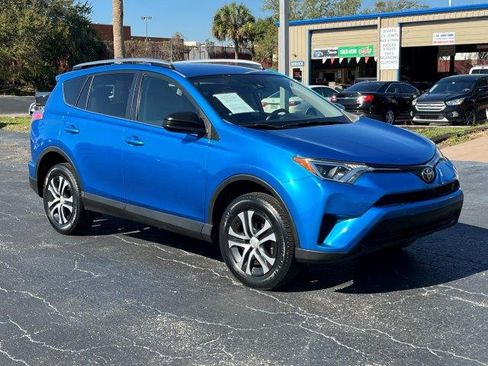Used 2017 Toyota RAV4 LE image 8