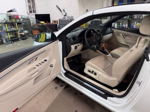 Used 2015 Volkswagen Eos Komfort image 6