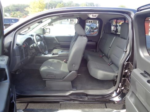 Used 2012 Nissan Titan SV image 29