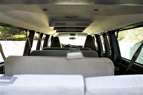 Used 2018 Chevrolet Express 3500 LT image 25