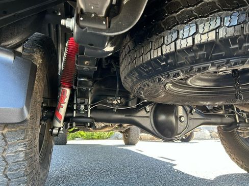Used 2022 Toyota Tacoma TRD Off-Road image 25