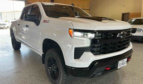 Used 2023 Chevrolet Silverado 1500 LT Trail Boss image 2