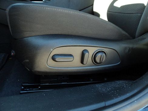 Used 2022 Chevrolet Malibu RS image 15