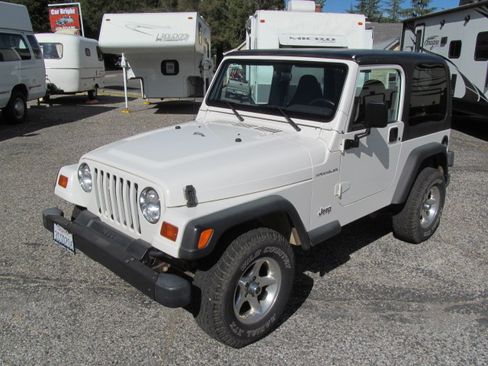 Used 1997 Jeep Wrangler SE image 2