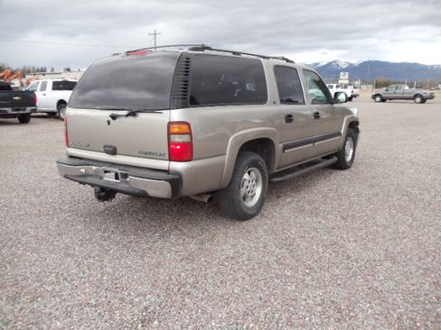 Used 2001 Chevrolet Suburban LS image 7