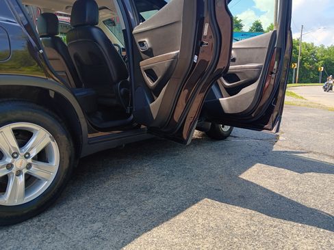 Used 2016 Chevrolet Trax LT image 8
