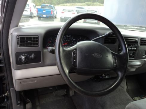 Used 1999 Ford F350 Super Duty XL image 6