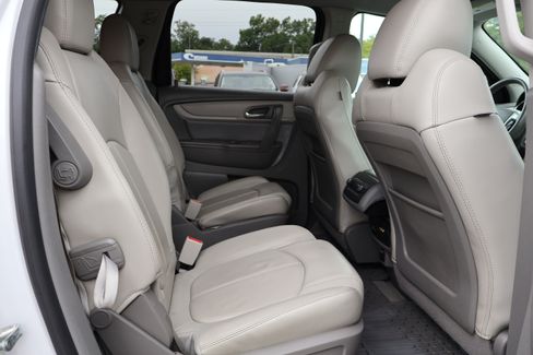 Used 2016 Chevrolet Traverse LT image 17