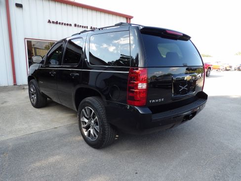 Used 2014 Chevrolet Tahoe LT image 2