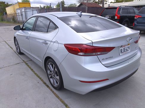 Used 2017 Hyundai Elantra Limited image 3