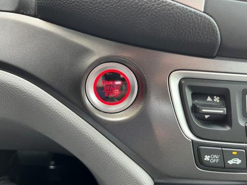 Used 2016 Honda Pilot EX image 25