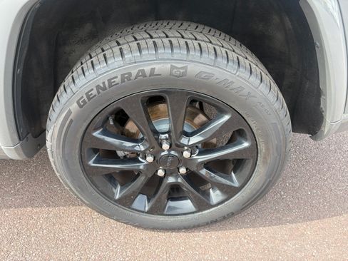 Used 2019 Jeep Grand Cherokee Limited image 8