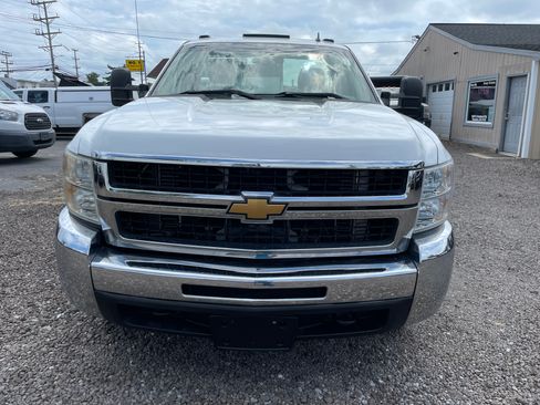 Used 2009 Chevrolet Silverado 3500 W/T image 2