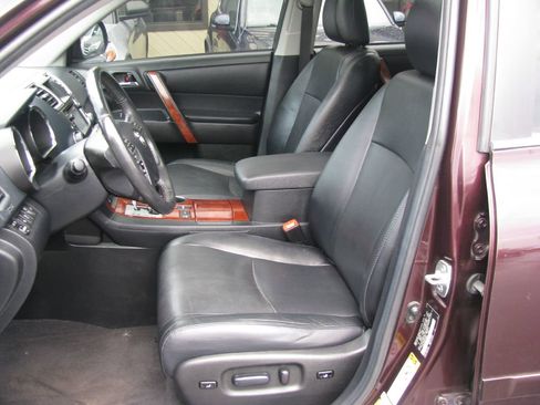 Used 2013 Toyota Highlander Limited image 6