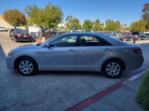 Used 2010 Toyota Camry image 5