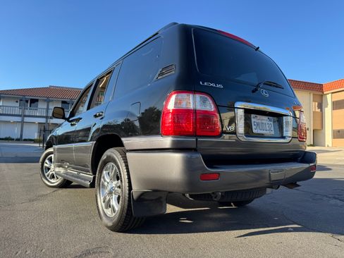 Used 2005 Lexus LX 470 image 6