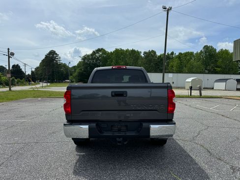 Used 2018 Toyota Tundra SR5 image 7