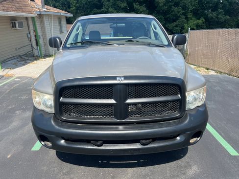 Used 2005 Dodge Ram 1500 Truck ST image 2