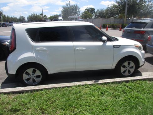 Used 2016 Kia Soul image 6