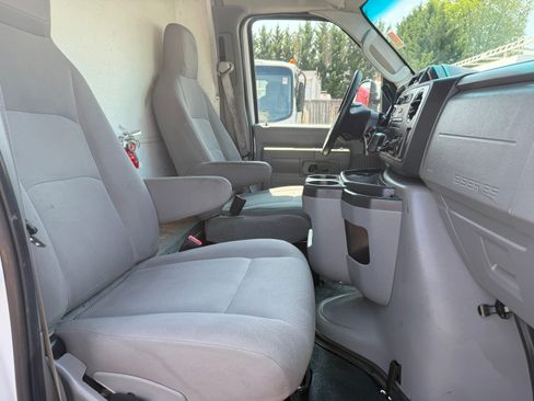 Used 2015 Ford E-350 and Econoline 350 image 18