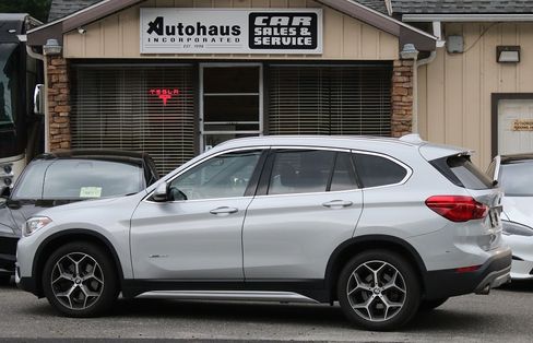 Used 2018 BMW X1 xDrive28i image 2