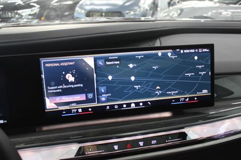 Used 2023 BMW i7 xDrive60 image 24