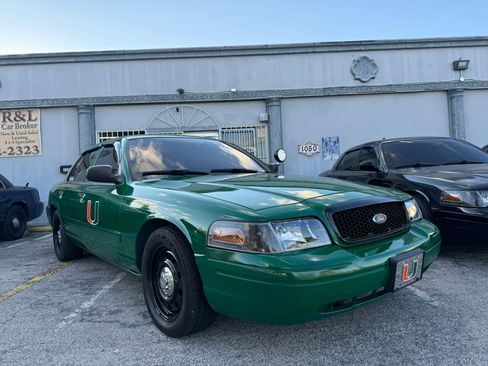 Used 2010 Ford Crown Victoria Police Interceptor image 1