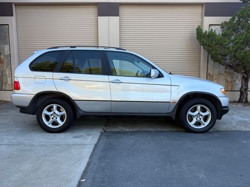Used 2003 BMW X5 3.0i image 5