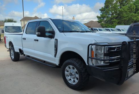 Used 2023 Ford F250 XLT image 2