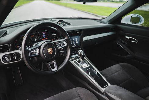 Used 2017 Porsche 911 Carrera GTS image 13