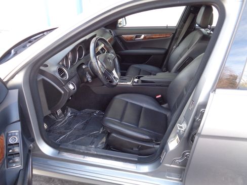 Used 2012 Mercedes-Benz C 300 image 4