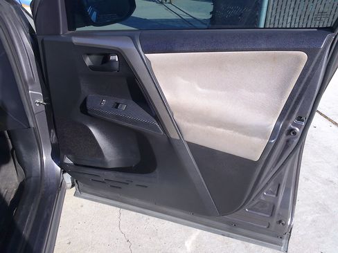 Used 2015 Toyota RAV4 LE image 11