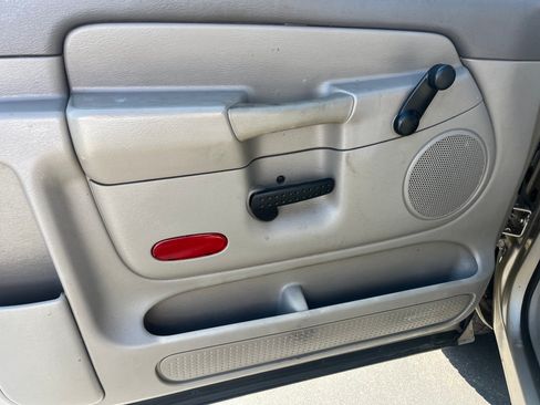Used 2005 Dodge Ram 1500 Truck ST image 10