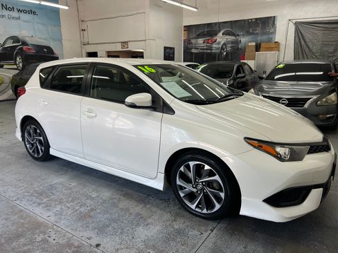 Used 2016 Scion iM image 2