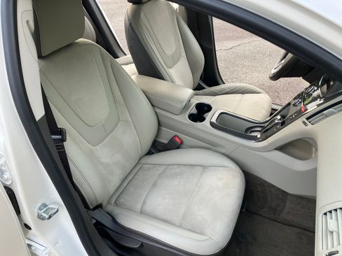 Used 2013 Chevrolet Volt Premium image 9