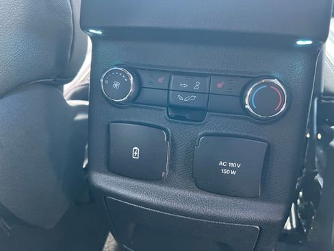 Used 2018 Ford Explorer Limited image 13