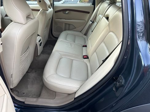 Used 2010 Volvo XC70 3.2 image 33