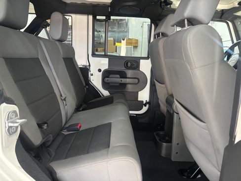 Used 2010 Jeep Wrangler Unlimited Sport image 15