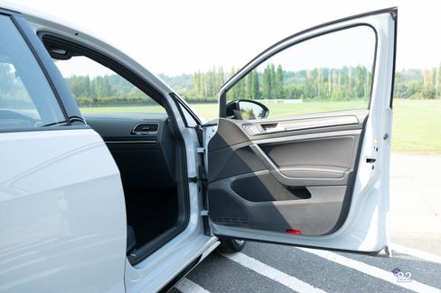 Used 2019 Volkswagen Golf R image 50