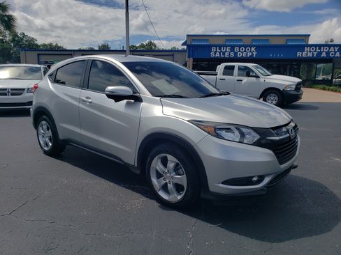 Used 2016 Honda HR-V EX image 10