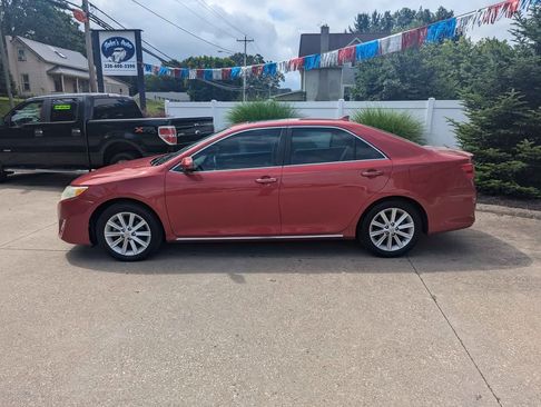 Used 2012 Toyota Camry image 2