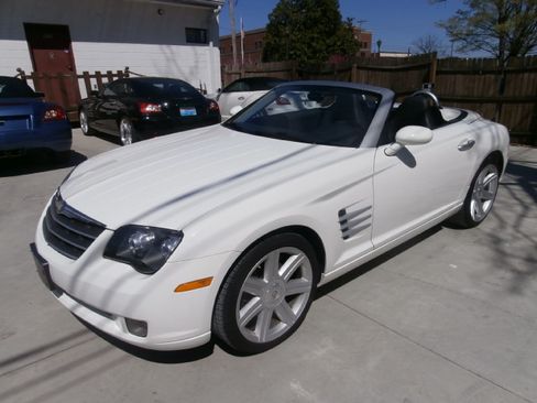 Used 2005 Chrysler Crossfire Limited image 9