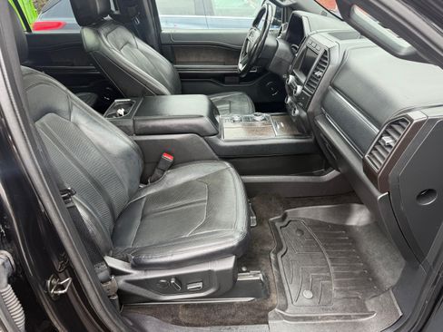 Used 2018 Ford Expedition Limited image 9