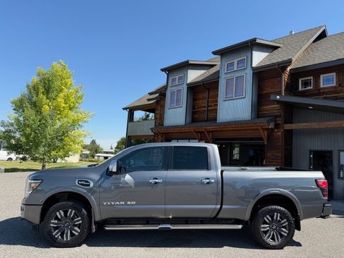 Used 2023 Nissan Titan XD Platinum Reserve image 2