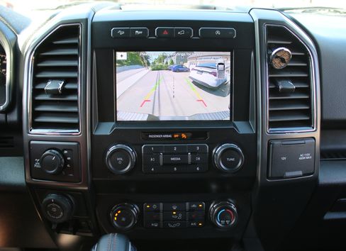 Used 2019 Ford F150 XLT image 9