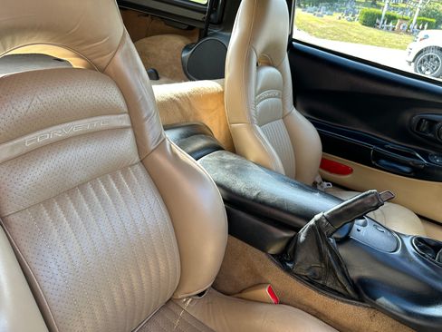 Used 2000 Chevrolet Corvette image 14