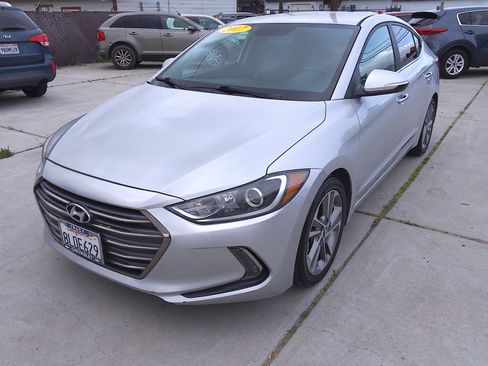 Used 2017 Hyundai Elantra Limited image 2