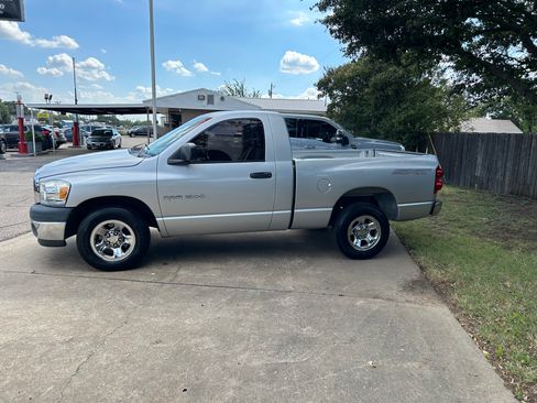 Used 2007 Dodge Ram 1500 Truck SXT image 1