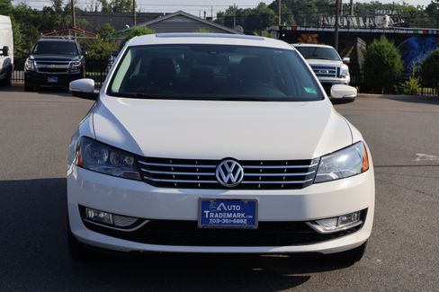 Used 2014 Volkswagen Passat 1.8T SEL Premium image 2