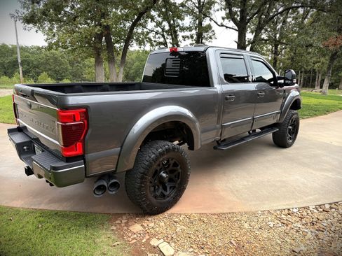 Used 2022 Ford F250 Lariat image 5